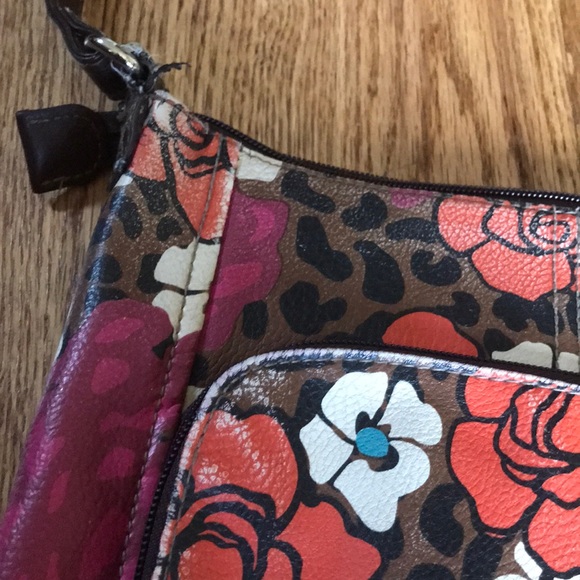 Fun flowered crossbody bag - Picture 5 of 8